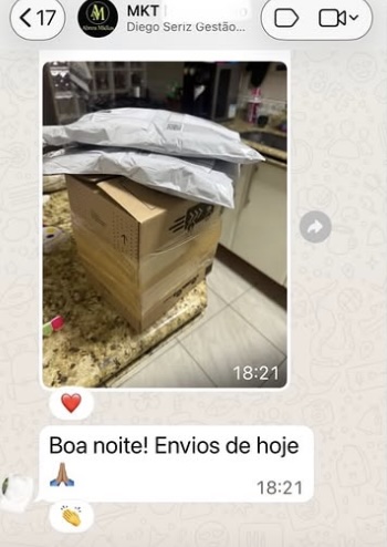 Cliente mostra os envios das vendas do dia